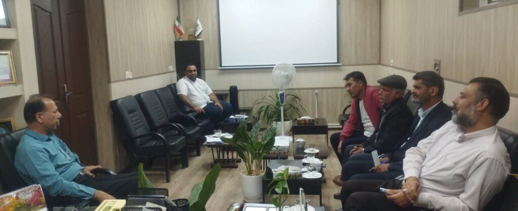 دورهمی جمعی از مطالبه گران فردوس با مدیرعامل دارالشفاء