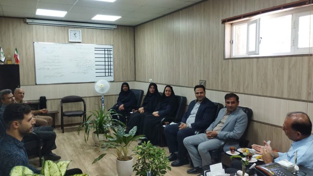 حضور ریاست و پرسنل محترم سازمان تامین اجتماعی و بانک رفاه فردوس در دارالشفاء به مناسبت هفته دارالشفاء و بیست سالگی تاسیس درمانگاه