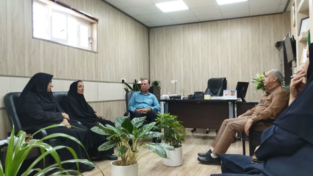 حضور ریاست محترم نهاد کتابخانههای فردوس در دارالشفاء به مناسبت هفته دارالشفاء و بیست سالگی تاسیس درمانگاه